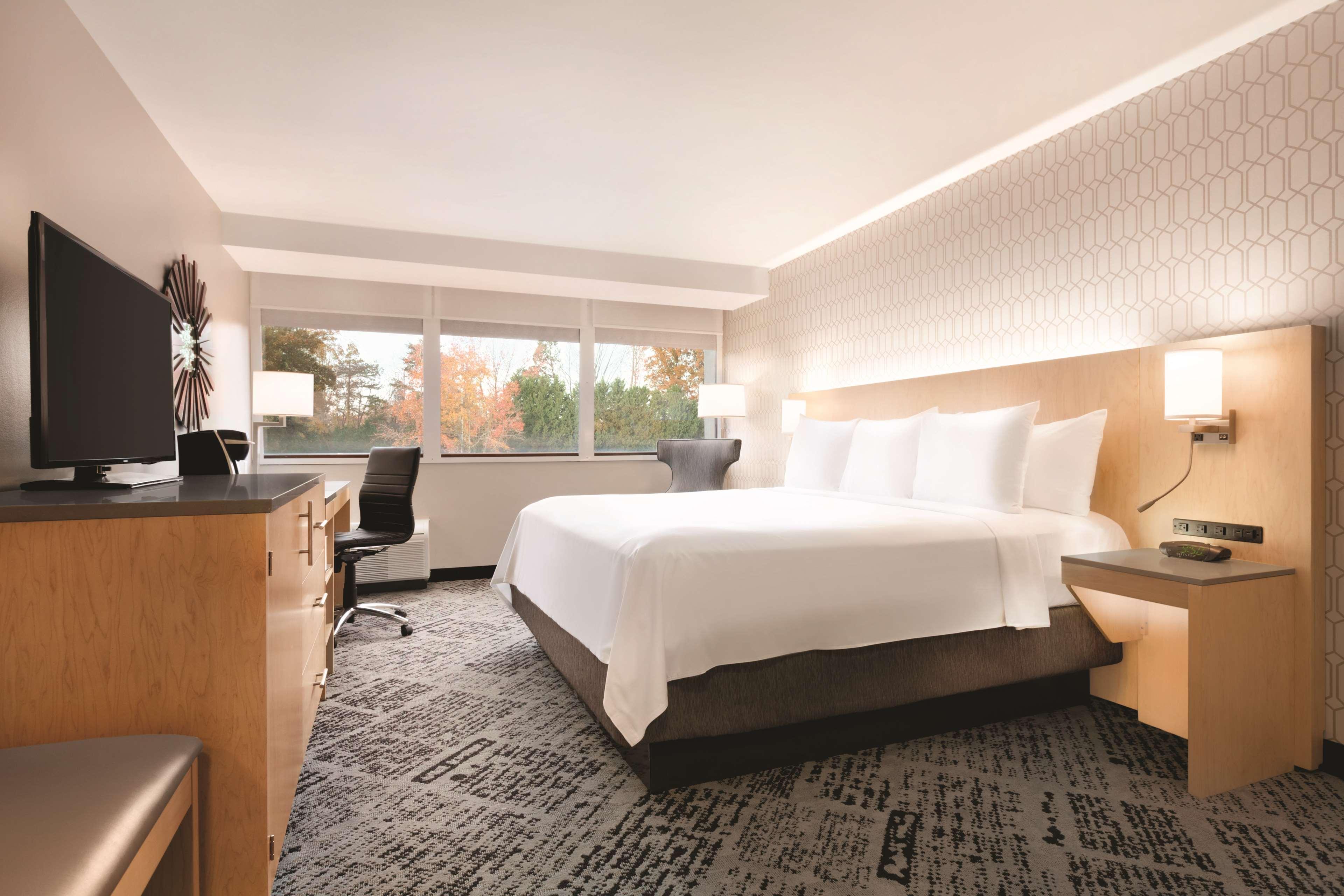 Radisson Hotel Charlotte Airport Экстерьер фото