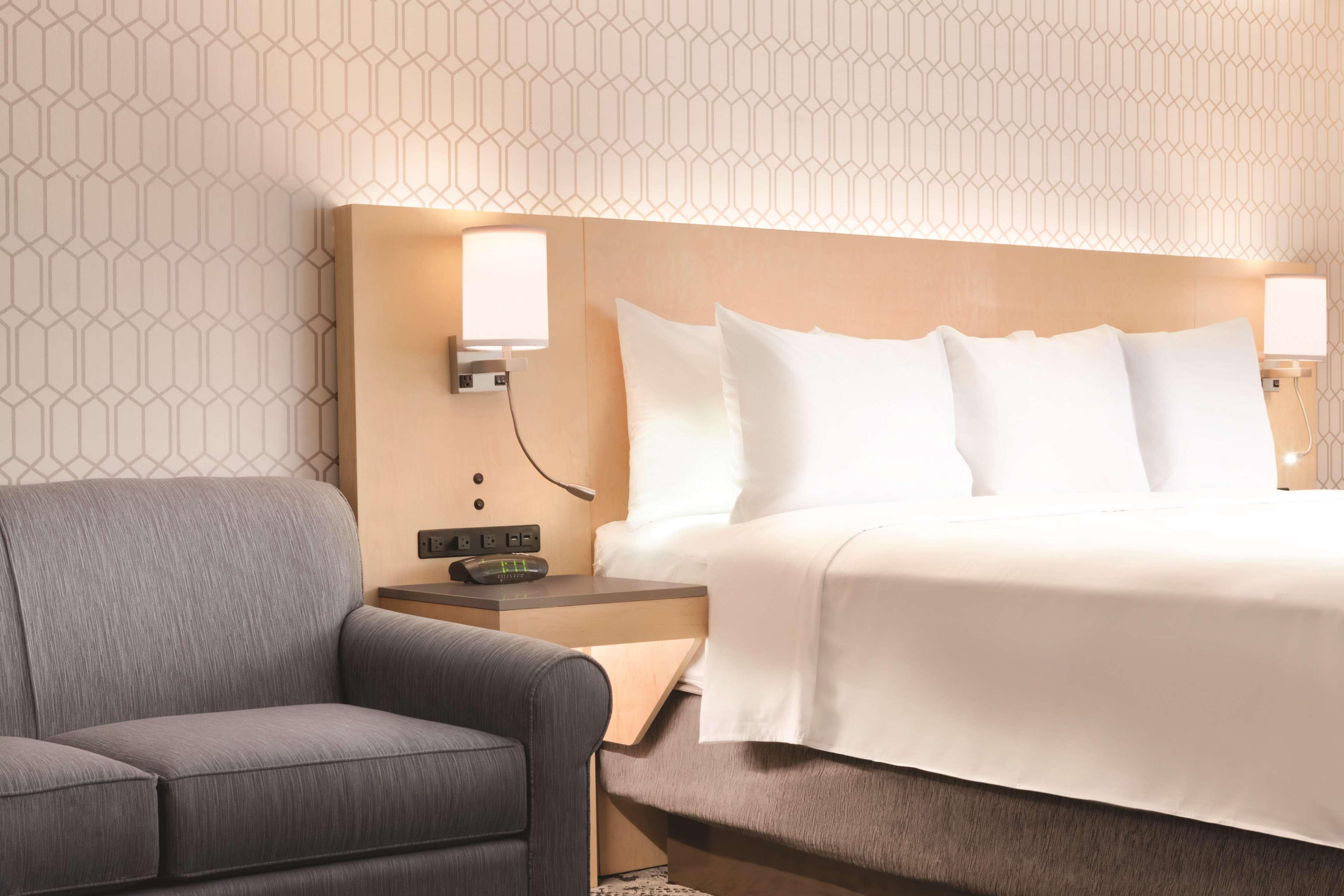 Radisson Hotel Charlotte Airport Экстерьер фото