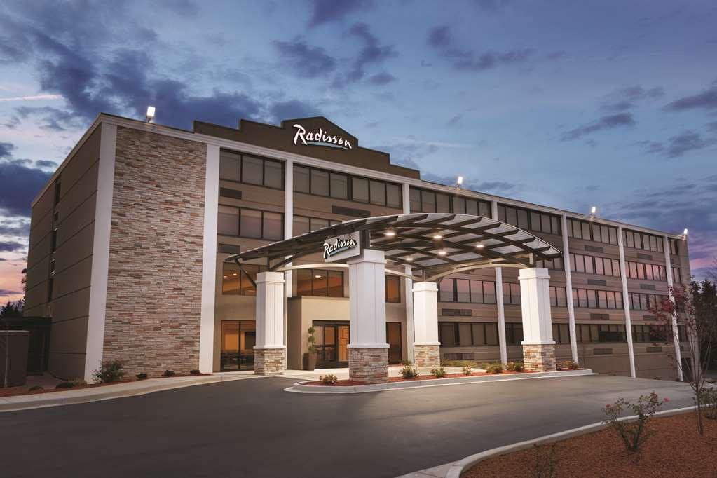Radisson Hotel Charlotte Airport Экстерьер фото